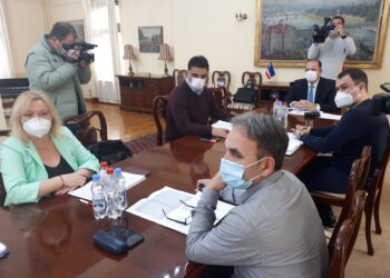 Pritisak na respiratornu jedinicu i dalje veliki