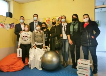 Uručeni paketići za decu sa smetnjama u razvoju