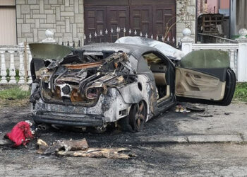 Izgorelo putničko motorno vozilo