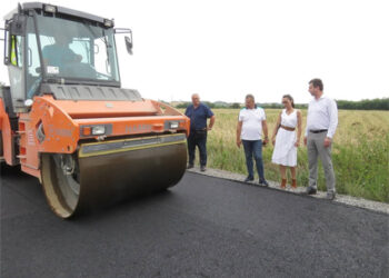 Počelo asfaltiranje puta u maovima