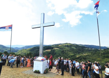 Osvećenje krsta u Savkoviću