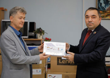 Dodela tehničke opreme osnovnim školama, lokalnim samoupravama i domovima zdravlja u 18 lokalnih samouprava