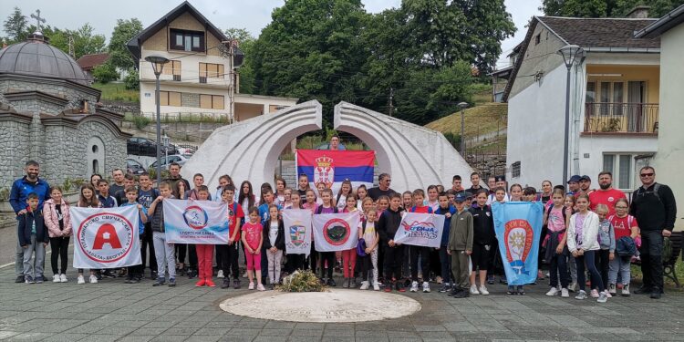 Đački planinski maraton