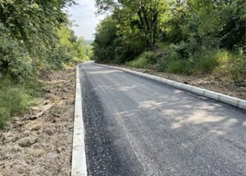 Asfaltiranje puteva u Orašcu