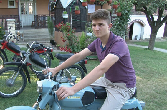 Restaurirao motor koji je 30 godina stariji od njega