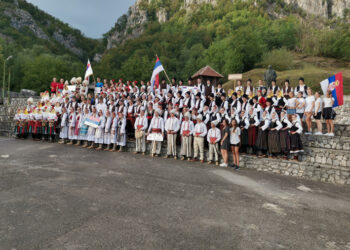 „Na drinske obale dvije, jedno se kolo vije“