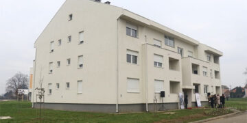 Uručeni ključevi 25 stanova za izbegličke porodice BIH i Hrvatske