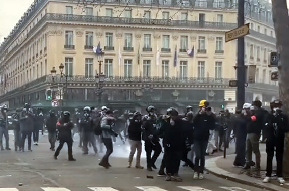 Kuzmanović: Pariz gori zbog penzionih reformi, a naš predsednik se hvali da se u Srbiji radi do 65. godine