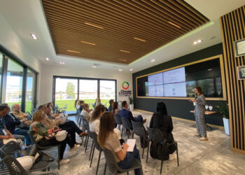 Predstavnici medija u poseti Elixiru