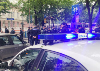 U Osnovnoj školi „Vladislav Ribnikar“ na Vračaru ubijeno je osmoro dece i radnik obezbeđenja