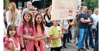I deca na protestima