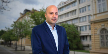 Vi nas barem pitate za neko mišljenje