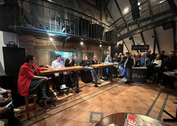 ProGlas se proširio Sremom: Protest u Karlovcima, pa tribina u Mitrovici