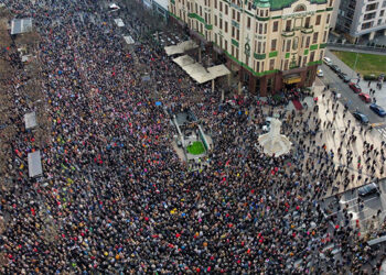 Više od 10.000 ljudi na protestu ProGlasa u Beogradu!