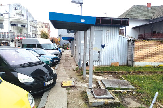 Napuštena benzinska pumpa