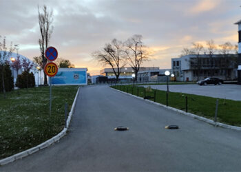 Jak i zagušujići miris amonijaka oko bazena