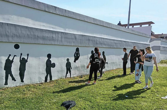 UČENICI URADILI MURAL NA ZIDU KOŠ KLUBA