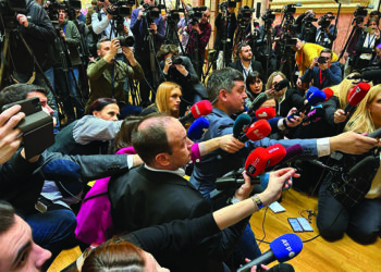 Novinari, glineni golubovi