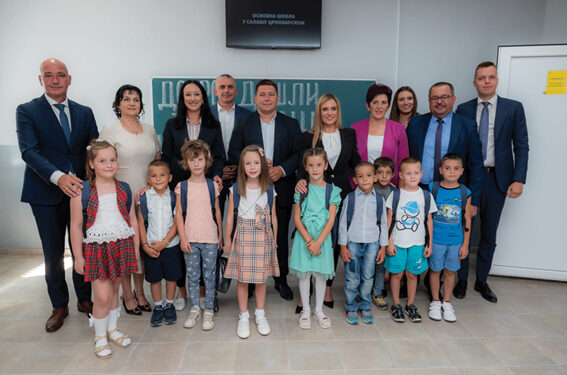 Otvorena rekonstruisanu školu u Salašu Crnobarskom