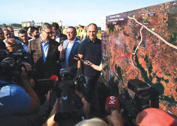 Predsednik Republike Srbije Aleksandar Vučić obišao je radove na brzoj saobraćajnici do Loznice