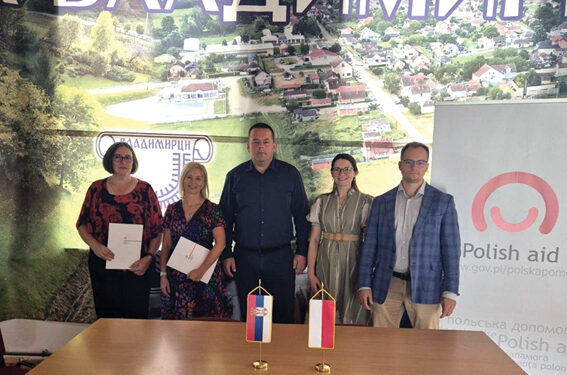 Realizacija projekta poljske razvojne pomoći u osnovnoj školi u Debrcu