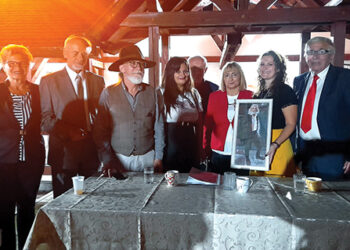 Čovek kome srce kuca iz drveta, koji živi umetnost   