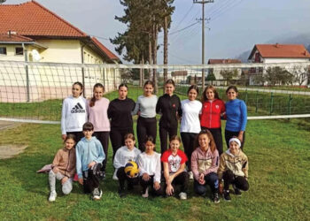 Učenici i nastavnici obeležili Mitrovdan