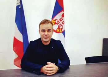 „Da li je izgradnja javne garaže na gradskom trgu dobro rešenje, i zašto?“