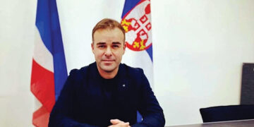 „Da li je izgradnja javne garaže na gradskom trgu dobro rešenje, i zašto?“