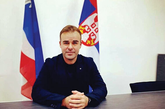 „Da li je izgradnja javne garaže na gradskom trgu dobro rešenje, i zašto?“