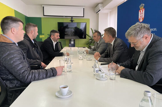 Ministar Martinović sa predstavnicima Udruženja proizvođača svinja Mačva o nastavku rada novooformljene Radne grupe za unapređenje proizvodnje i prerade svinjskog mesa