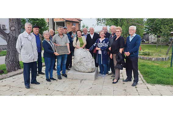Nekad Karađorđevi bunari, danas česma kod Spomenika