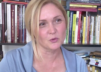 Samovolja nestručne funkcionerke koja krši Ustav, zakon, ugovore i društvene norme?