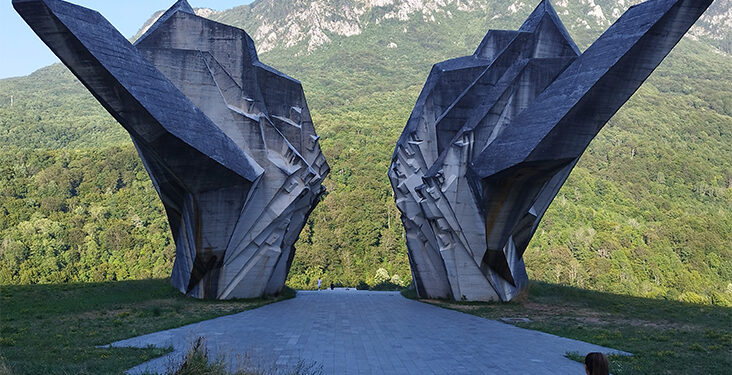 Poklič sa Sutjeske, iz „Doline heroja“!