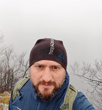 Jezik spasenja: kako vlast koristi reč da proizvede strah i nadu