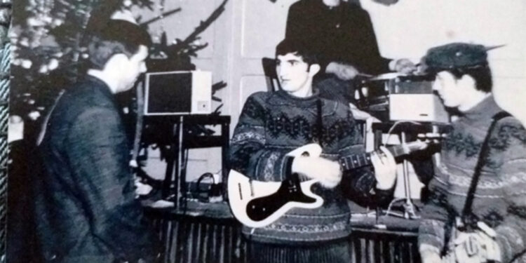 VIS  Crne senke (zasnovano na istinitoj priči osnivača ove rok grupe)