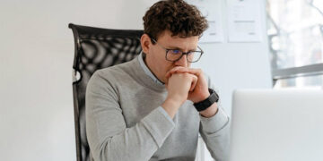 Šta znači kad ste stalno umorni i kad to više nije samo „mnogo posla“