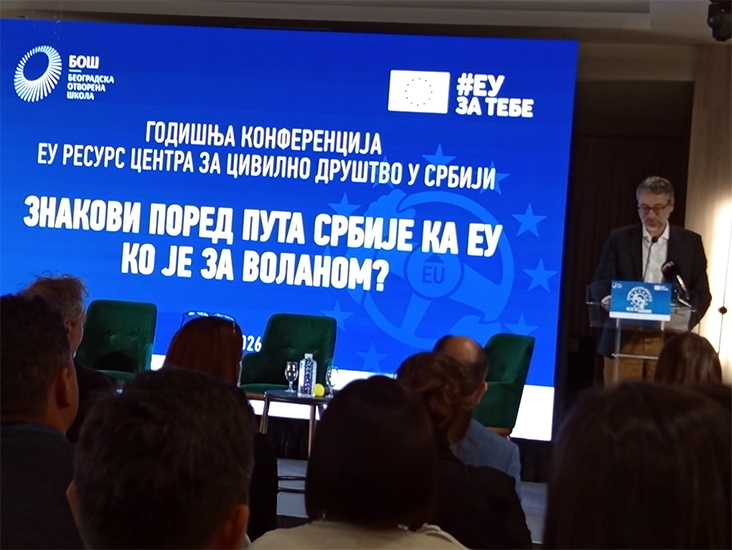 Znakovi pored puta Srbije ka EU – ko je za volanom?