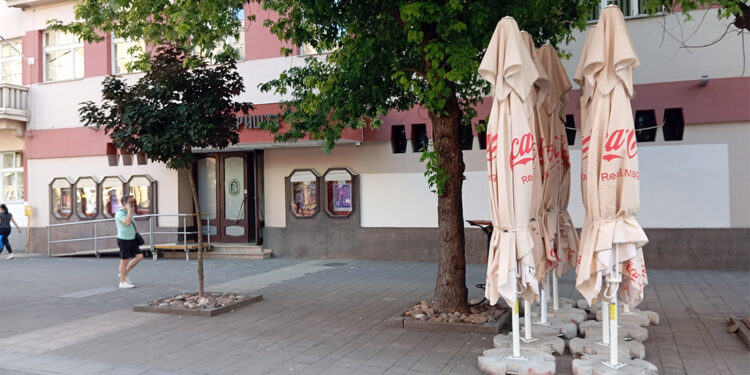 Katanac na Šabačkom pozorištu